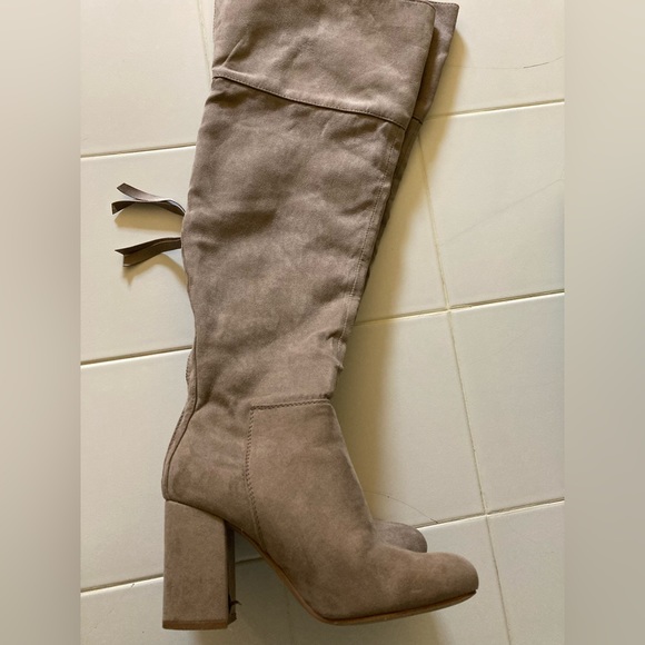 Taupe Knee High Heeled Boots Size 7 - Picture 6 of 7